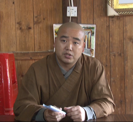 延理法师给居士们讲课